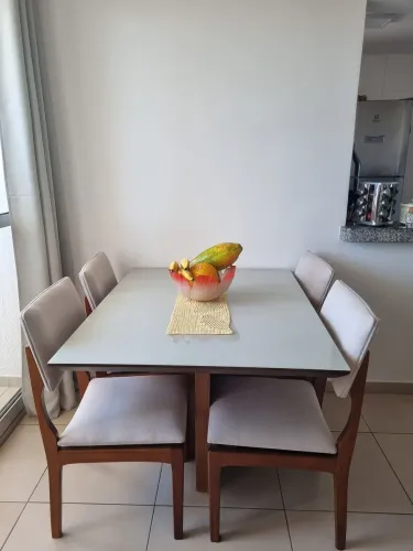 Conjunto de mesa de jantar + 4 cadeiras