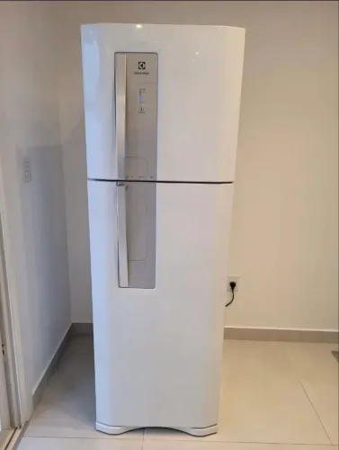 geladeira electrolux semi nova 
