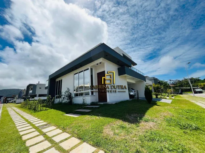 Casa com 3 dormitórios à venda, 270 m² por R$ 1.495.000 - São João do Rio Vermelho - Flori