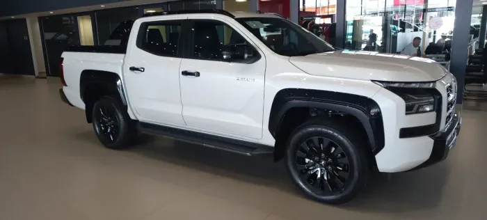 Mitsubishi TRITON Katana AT4 2026