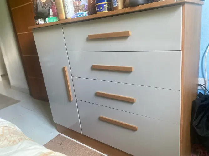 Vendo cômoda