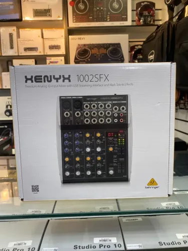 Mesa De Som Analógica Behringer Xenyx 1002SFX Oferta World Of Music 
