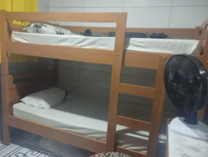 VENDE-SE UM BELICHE COM COLCHAO D 33  INCLUSOS 