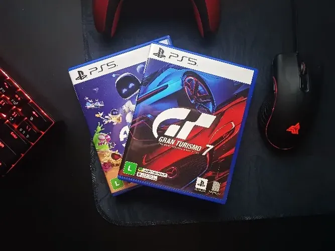 COMBO PlayStation 5 em Mídia Física | Gran Turismo 7 + Astro Bot