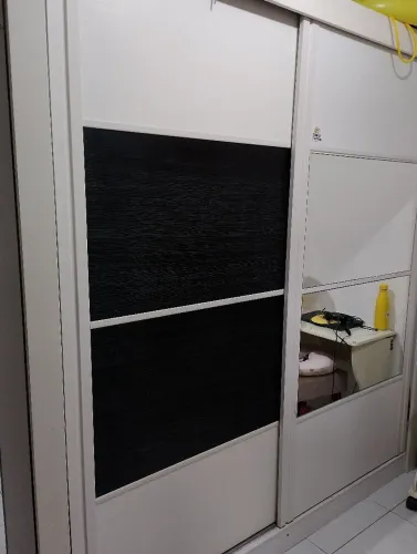 Guarda roupa portas de correr