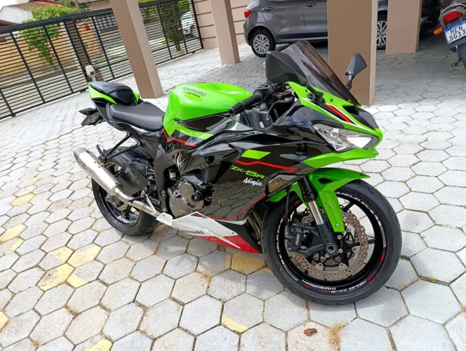 Linda Kawasaki Ninja ZX6 R 2020