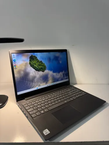 Notebook Lenovo - i3 de 10° geração - 8GB RAM - SSD 256
