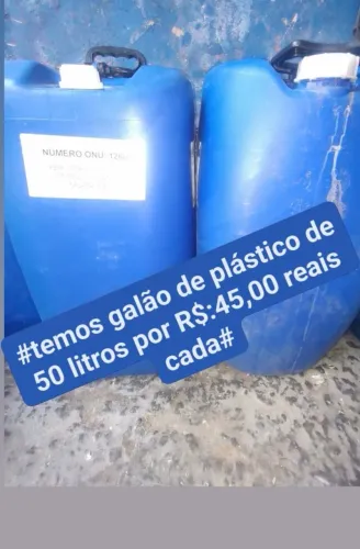 Galão de plástico de 50 litros por R$45,00 reais cada.