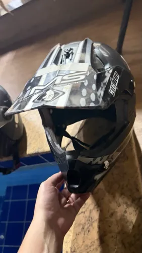 Capacete
