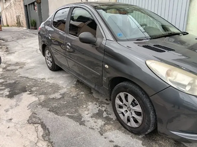Peugeot 207 Sedan Passion XR 1.4 Flex 8V 4P 2009