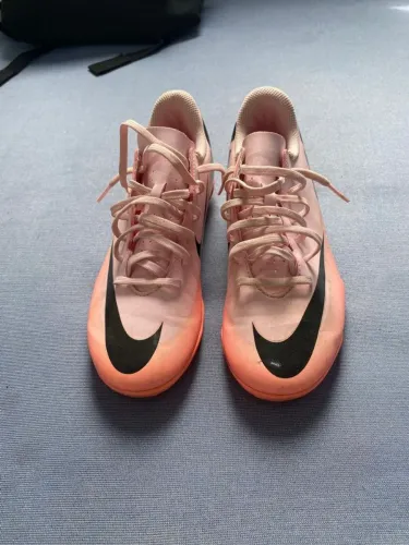 Chuteira mercurial Nike novinha