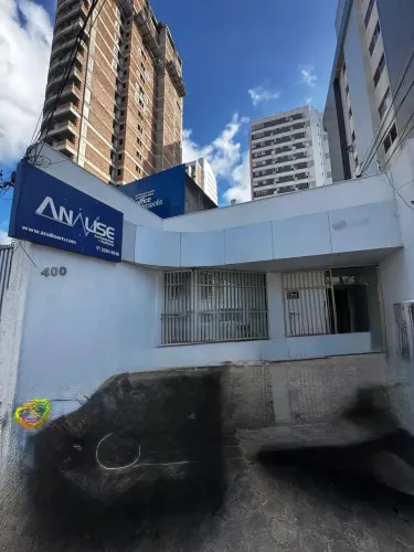 Imóvel comercial localizado na Rua Mossoró, Tirol.