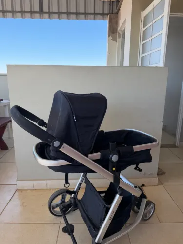 Carrinho com bebê conforto Travel System Safety 1st mobi Black e Silver