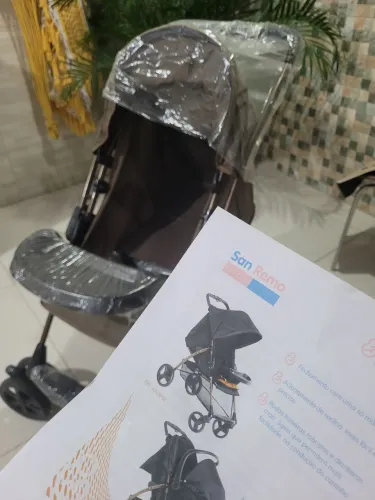 (Novissimo)Vendo Carrinho de bebê Galzerano modelo luxo confort com manual em mãos