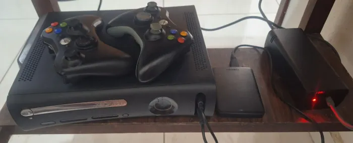 Xbox 360 com mais de 50 jogos