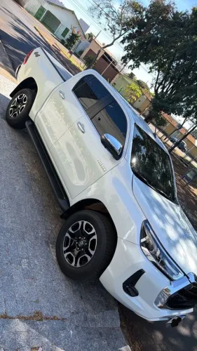 Toyota Hilux CD SRX 4X4 2.8 TDI 16V Diesel Aut. 2025