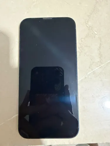 Vendo IPhone 13. 2100 R$ com nota fical e caixa