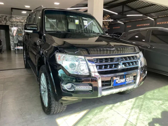 Mitsubishi Pajero HPE Full 3.2 4X4 T.i.dies. 5P AUT 2018