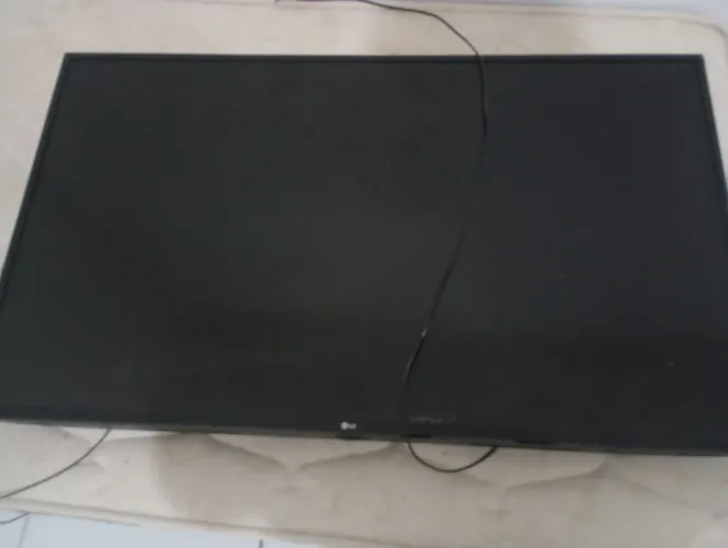 smartv 50 polegadas LG tela quebrada 400 reais