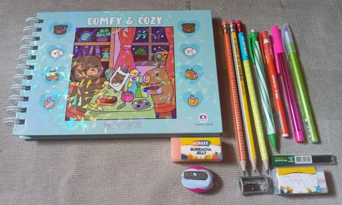 Comfy e cozy livro de colorir e kit c/peças escolar