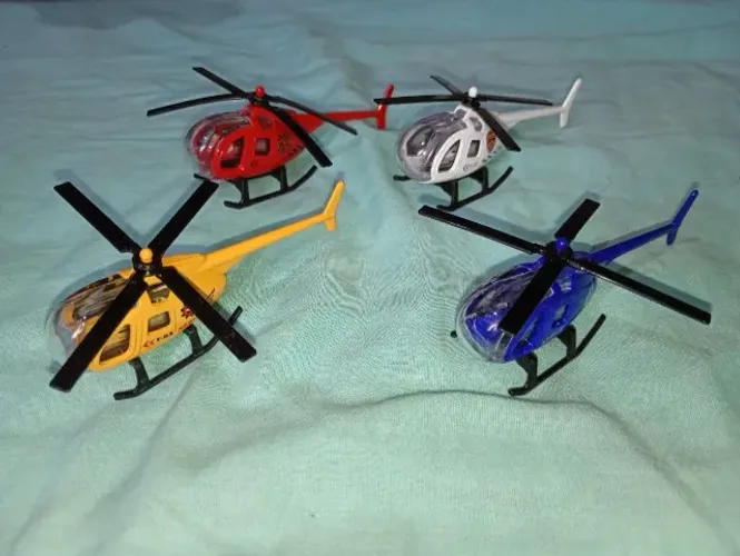 miniatura helicoptero de ferro tipo maisto 10 cm