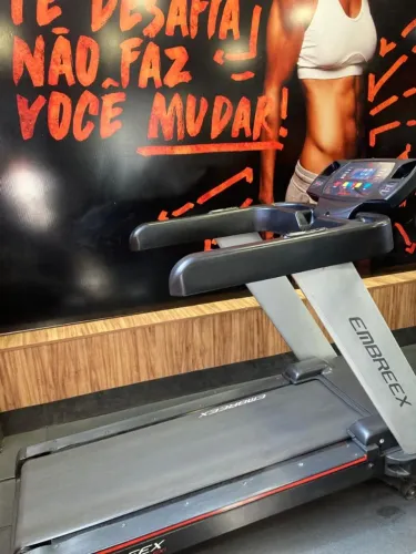 Oportunidade - Esteira Profissional Embreex com inclinação -- 10 x sem juros 