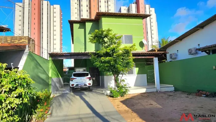 Casa em Cidade Verde, 3 quartos, sendo 1 suíte, churrasqueira, 140m².