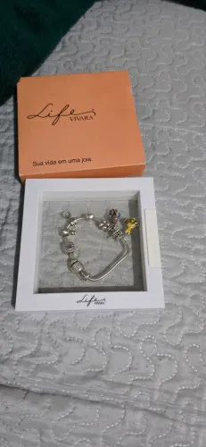 Pulseira vivara cravejada com 8 berloques original 