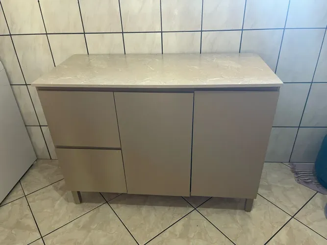 Vende - se esse armário de cozinha