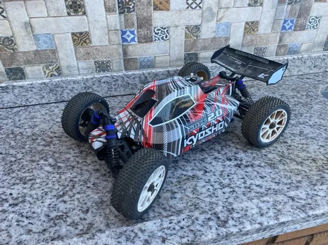 Carro a combustão Kyosho TBX 2.0