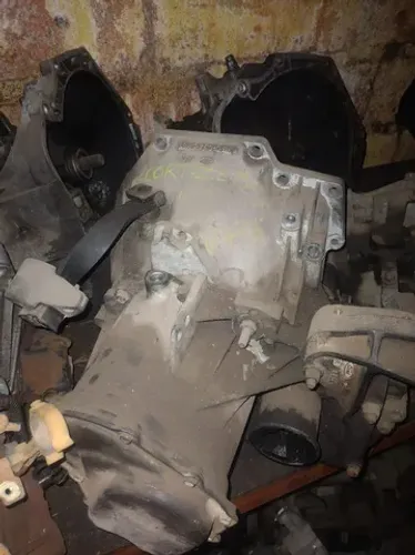 Câmbio Escort Zetec. Ano 1998. 
