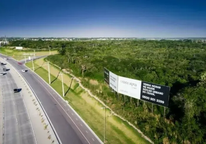 Lote de esquina nascente com 496m² na Cidade Alpha Ceará 