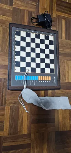 Jogo Xadrez Eletrônico. RARIDADE!