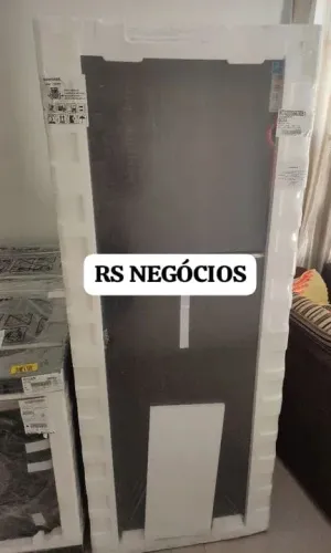 Geladeira Samsung 391L Bivolt, Lacrada + NF (Até 12x)