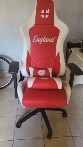 Vendo cadeira GAMER NOVA!!