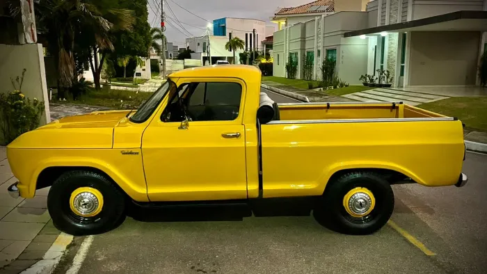 GM C-14 1973 com AR