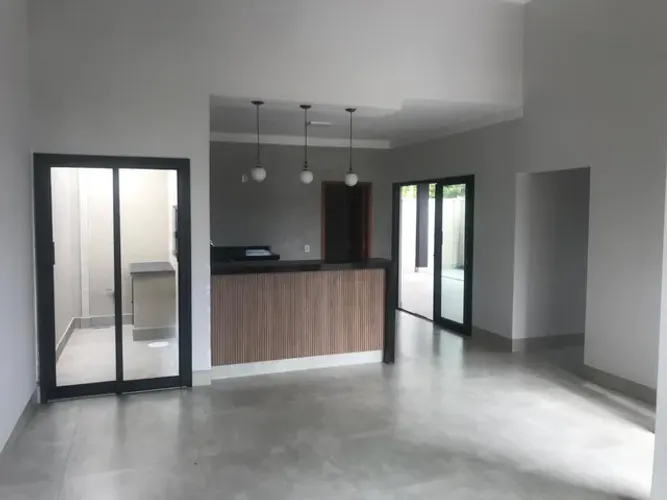 Casa de condomínio térrea para venda tem 144 metros quadrados com 3 quartos