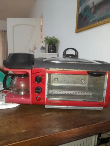 Forno elétrico com grill e cafeteira 