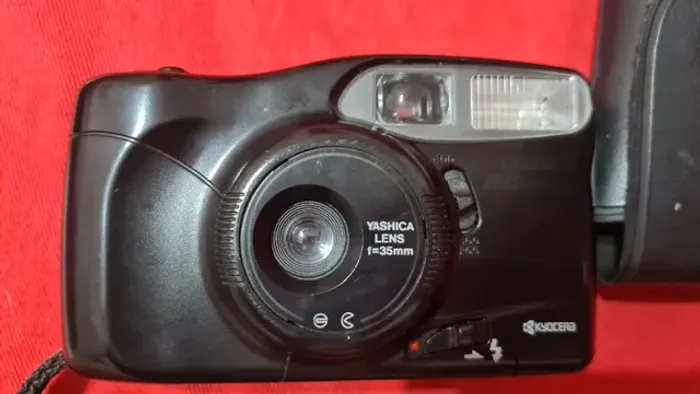 Yashica MgMotor 35mm câmera antiga