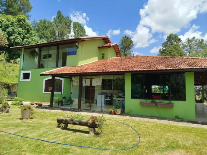 Sítio com infraestrutura completa à venda em Amparo - SP