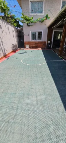 Quadra em piso drenante modular