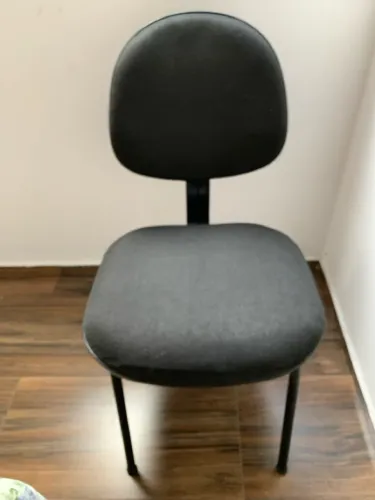 Cadeira de escritório preta