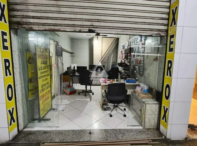 Loja PREDIO MISTO - com Mezanino e Banheiro à Venda na Praça da República  Centro do Rio d