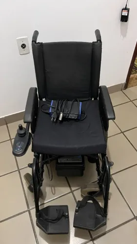 Cadeira De Rodas Motorizada E4 Standard 120 Kg Ortobras Dobrável Praticamente Nova