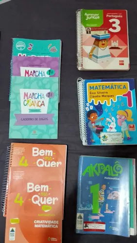 Livros semi novos