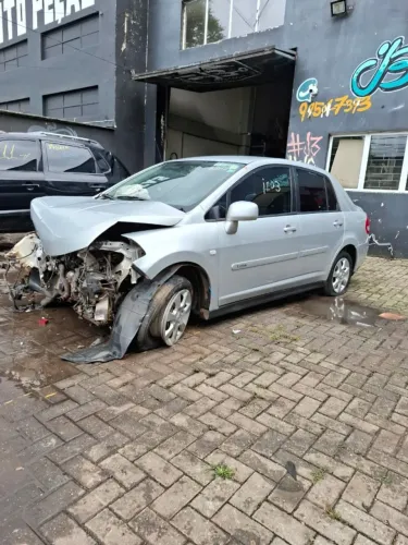 sucata Tiida sedam 1.8 16v flex automatico 2013 - retirada de peças