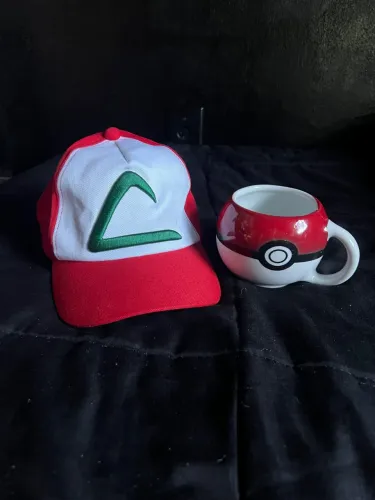 Kit Pokémon boné + caneca tijela 