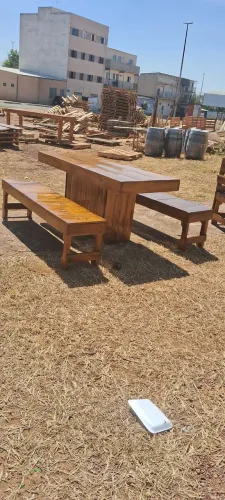 Linda mesa feito com palete ( somente por encomenda)