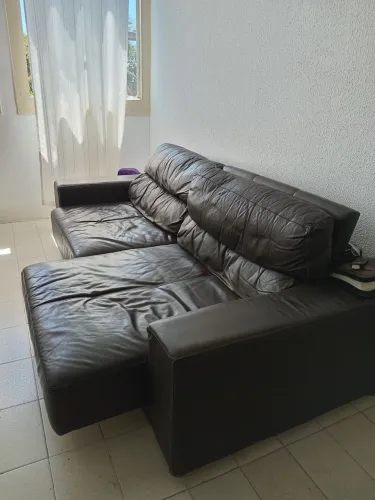 Sofá de couro legítimo