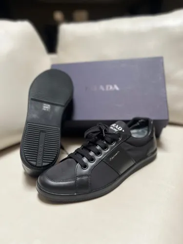 Tênis Prada Preto original (novo) - Tamanho 9,5 (41BR)